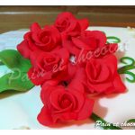 Rose in cioccolato plastico