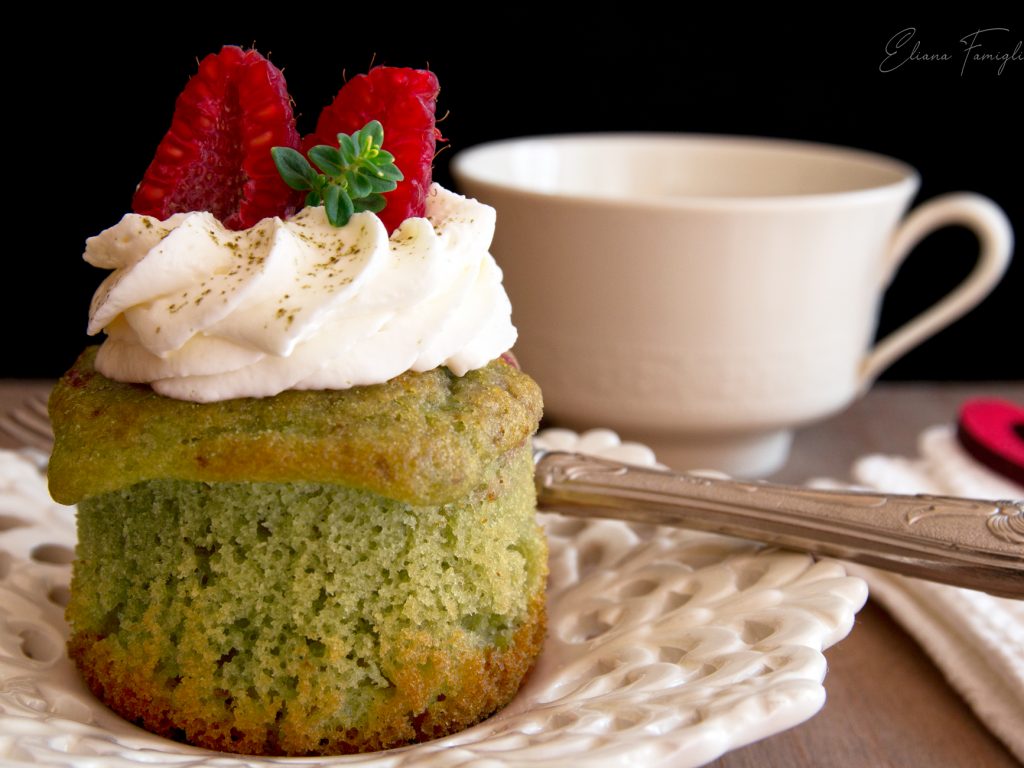 Muffins al tè Matcha e lamponi